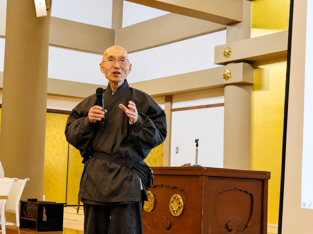 曹洞宗・徳林寺前住職の高岡秀暢さん